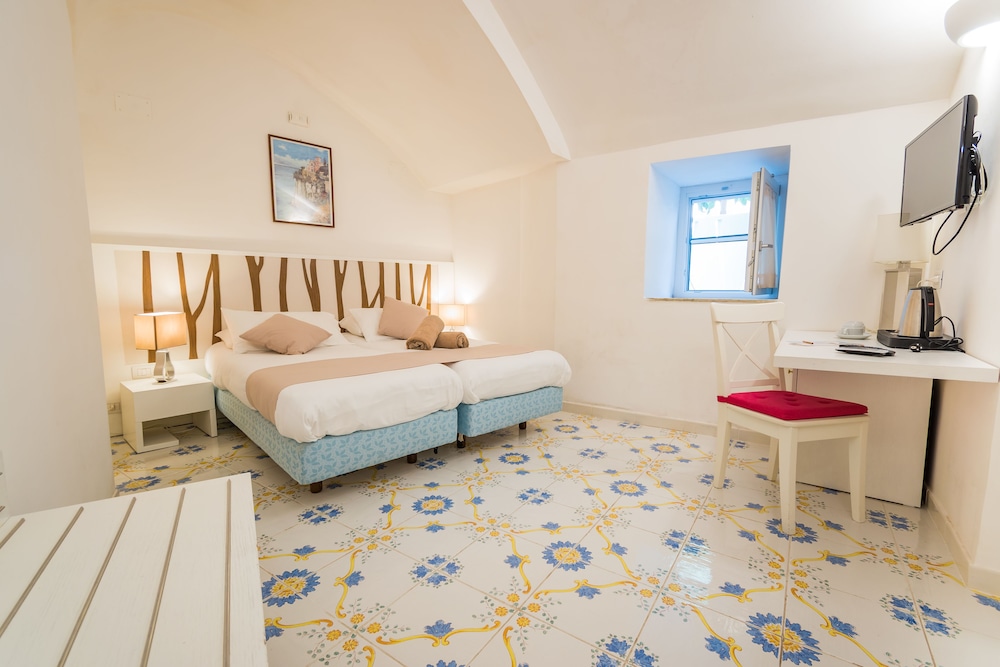 Economy Double or Twin Room, 1 Double or 2 Twin Beds photo 1