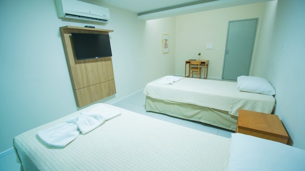 Standard Twin Room, 2 Twin Beds - Photo 2
