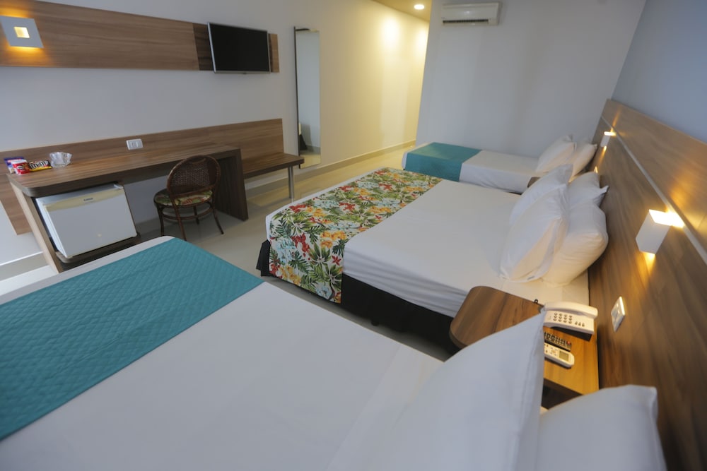 Deluxe Room, Courtyard View thumbnail 5