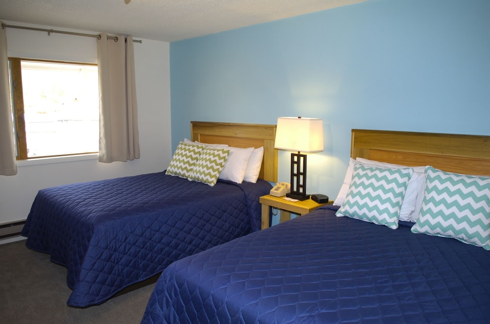 Superior Double Room, 2 Queen Beds, Private Bathroom photo 1