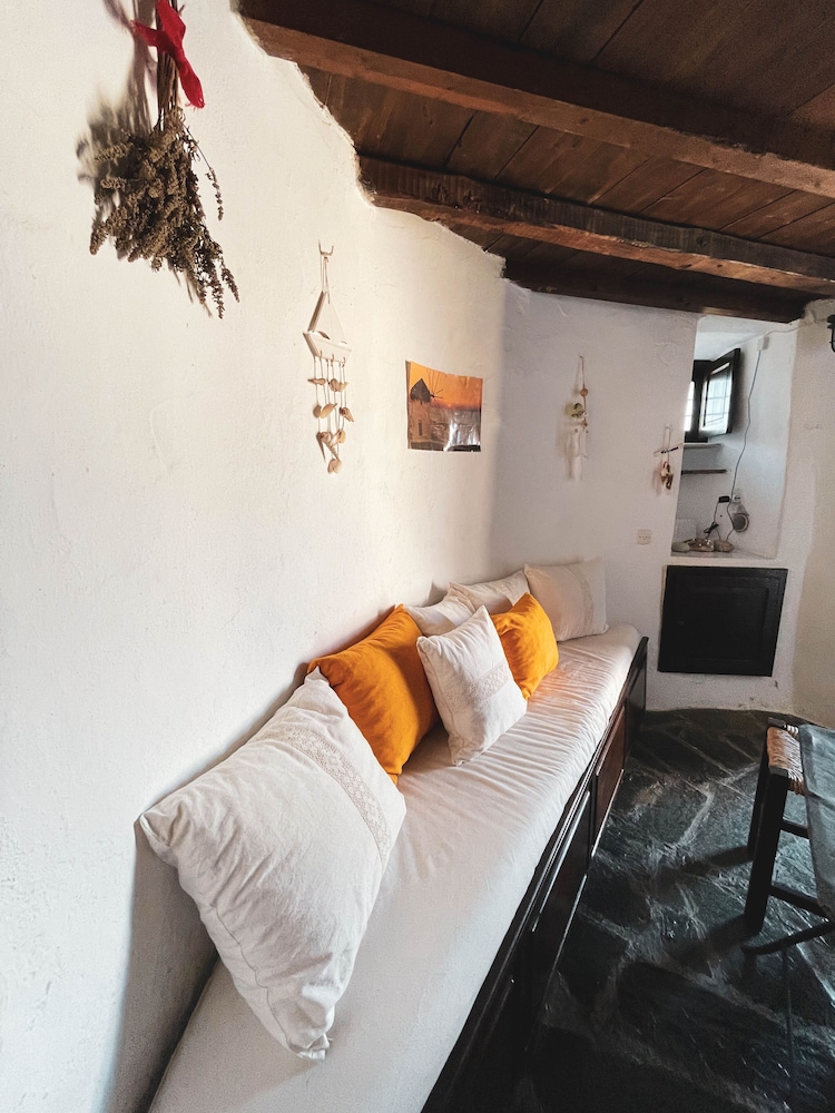 Traditional House photo 3