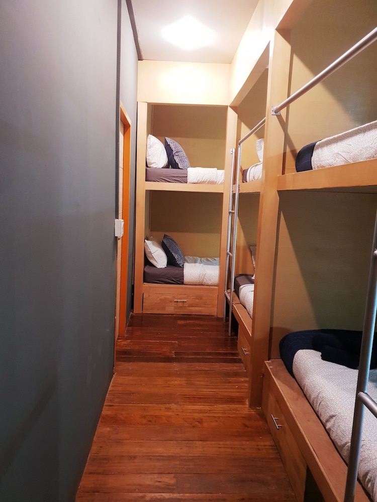 Family Room with Private Bathroom (Bunk Bed) photo 1