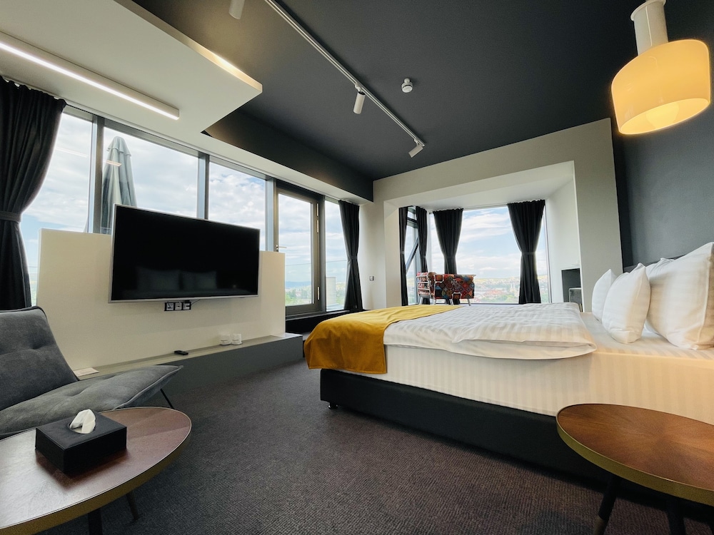 Family Studio, Patio, City View