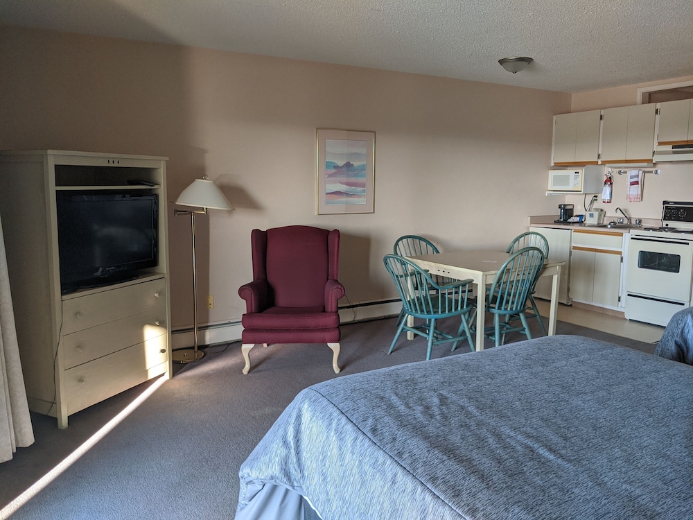 Deluxe Double Room, Kitchenette photo 2