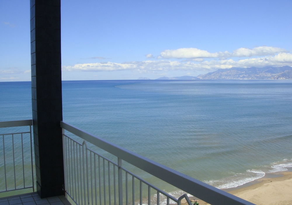 Comfort Triple Room, Balcony, Oceanfront photo 3