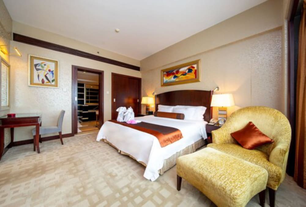 BUSINESS SUITE - Photo 2