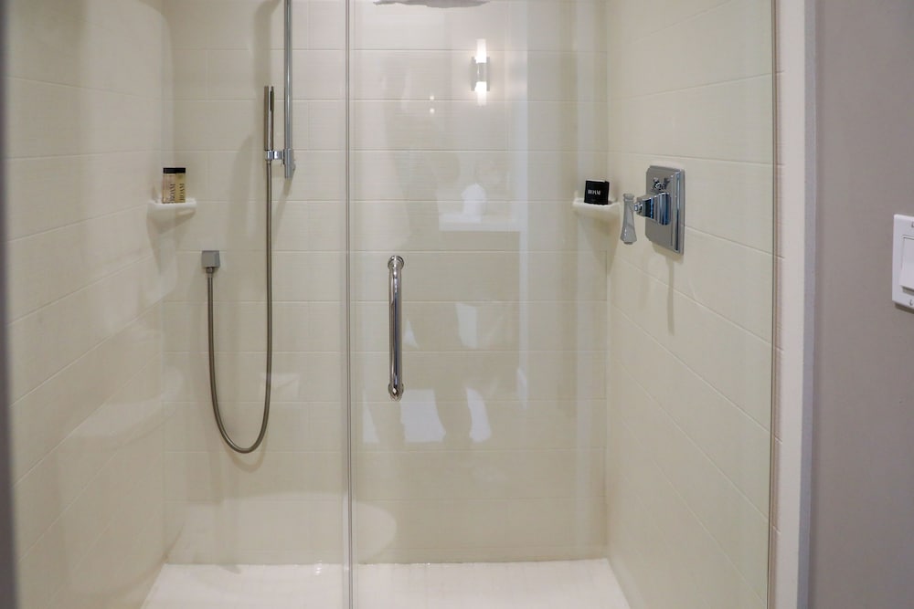 Suite, Multiple Beds - Photo 11