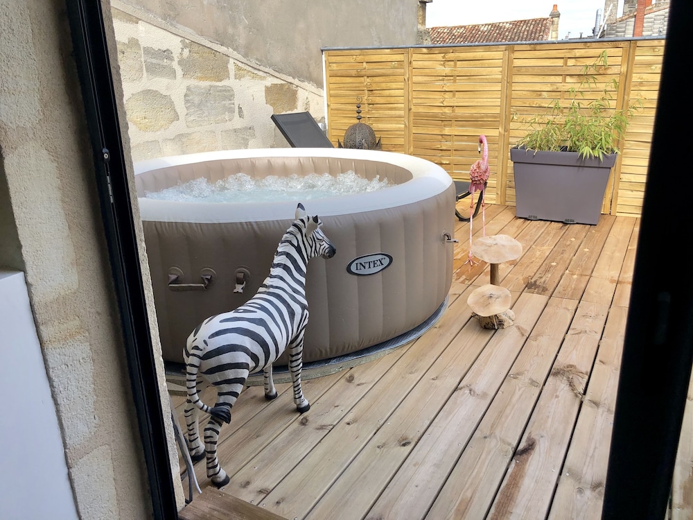 Suite Exotique Luxe with private whirlpool bath on terrace photo 3