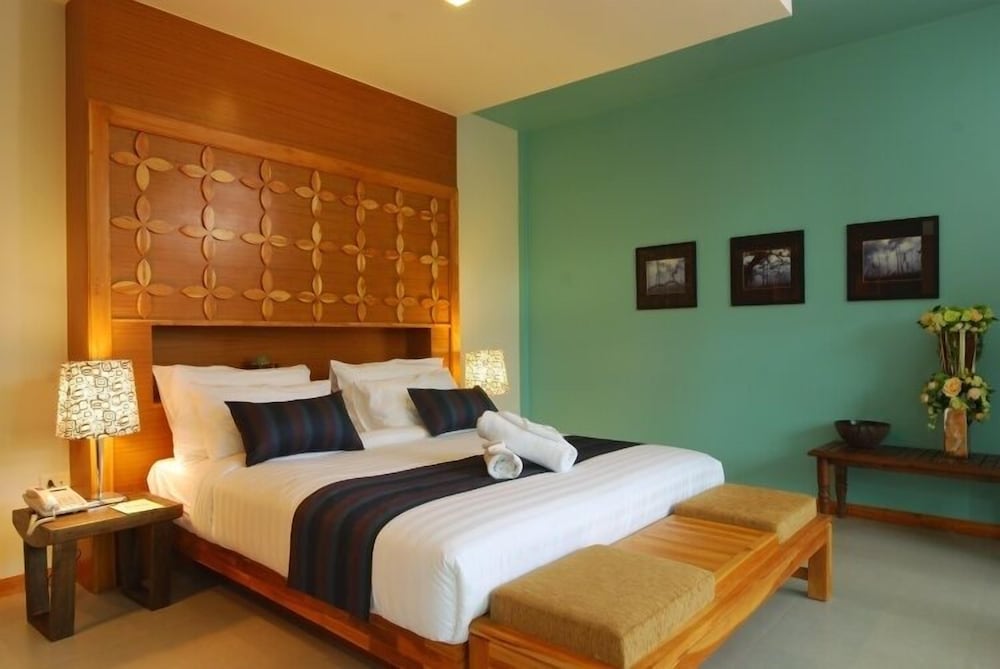 Jacuzzi Suite photo 3