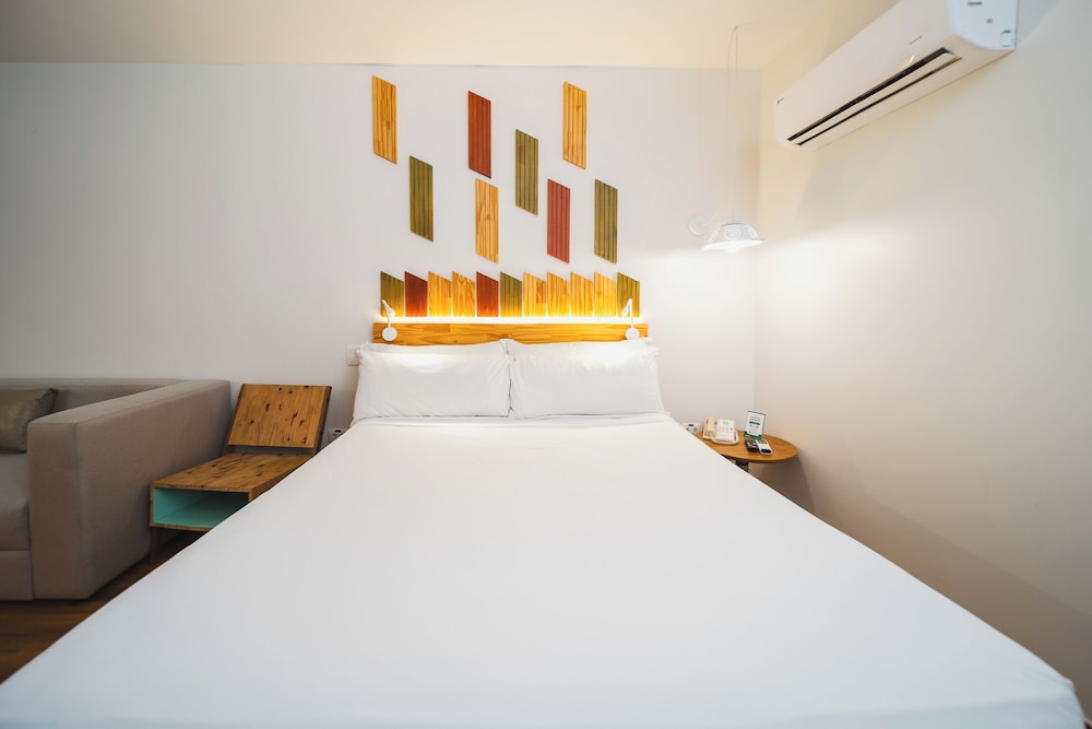 Standard Triple Room, Multiple Beds - Photo 2