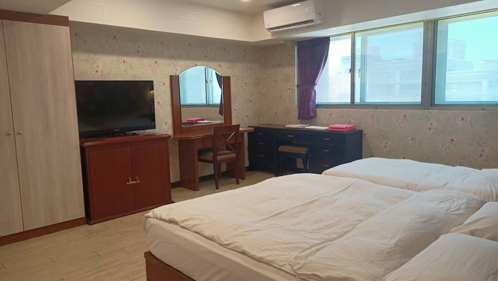 Deluxe Triple Room, Multiple Beds, City View, Tower photo 2