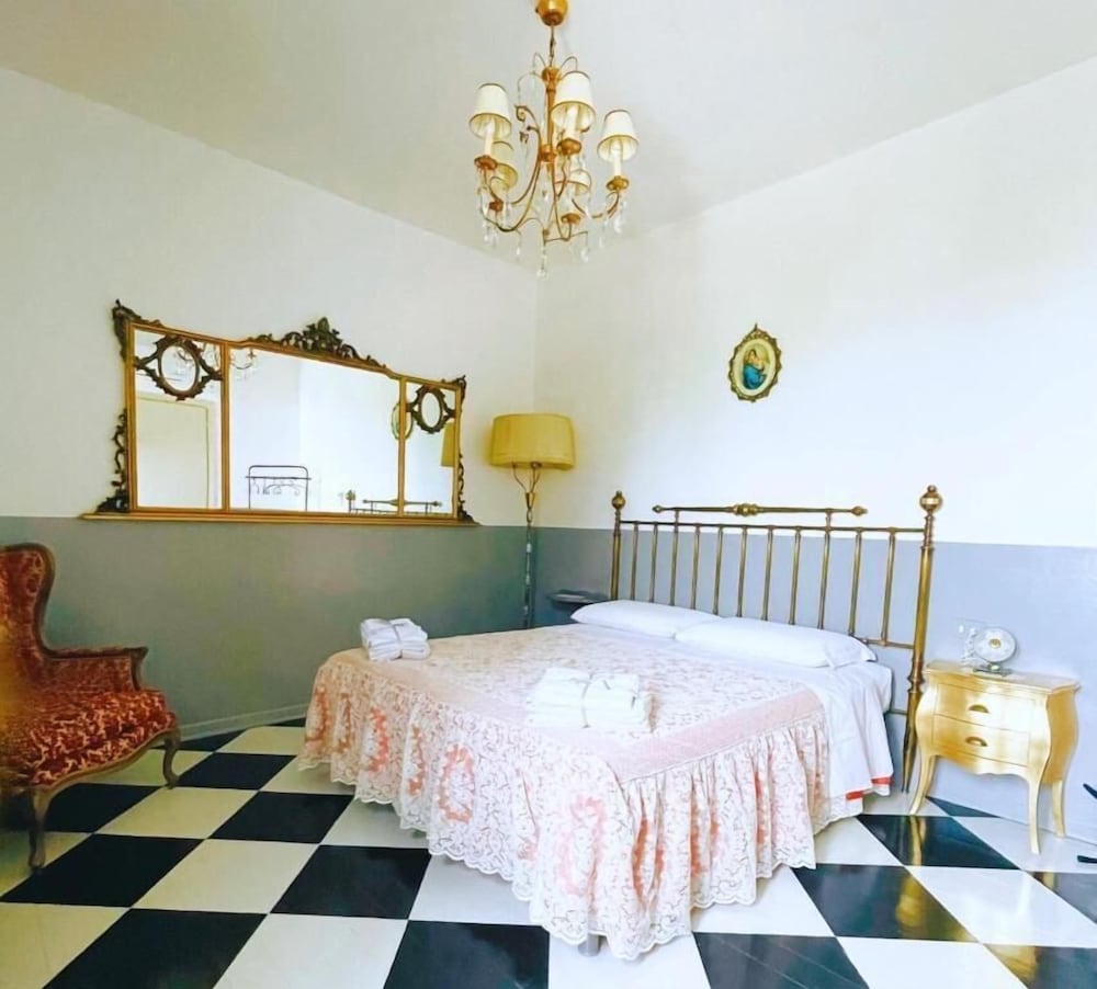 Romantic Apartment photo 3