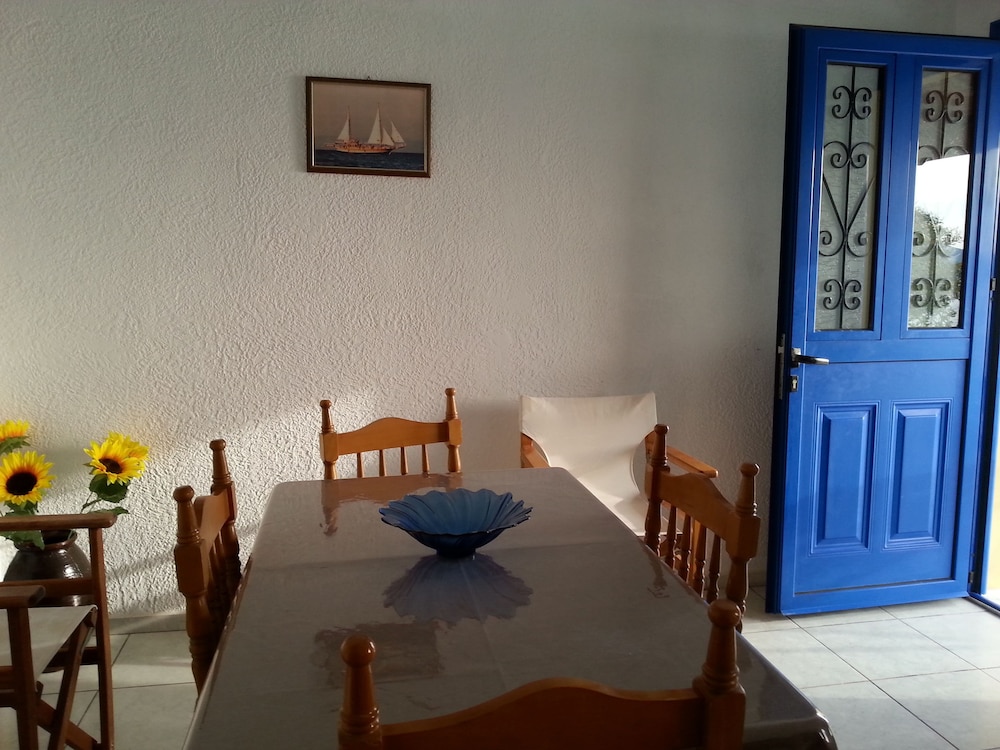 Basic Apartment, 1 Double Bed, Non Smoking photo 3