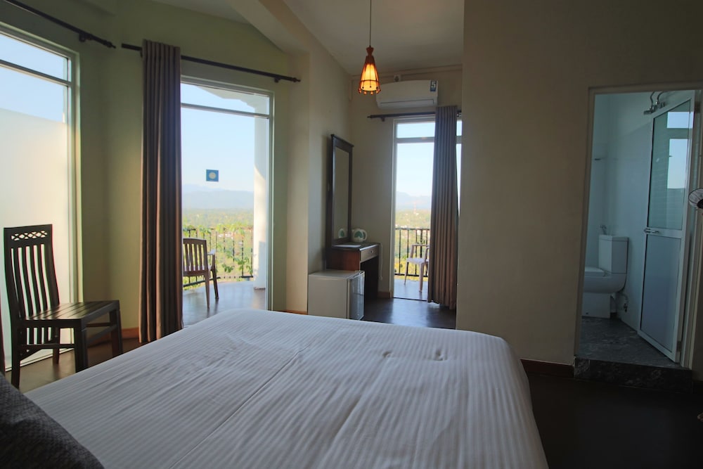 Luxury Double Room, 1 Bedroom, Balcony, River View photo 3