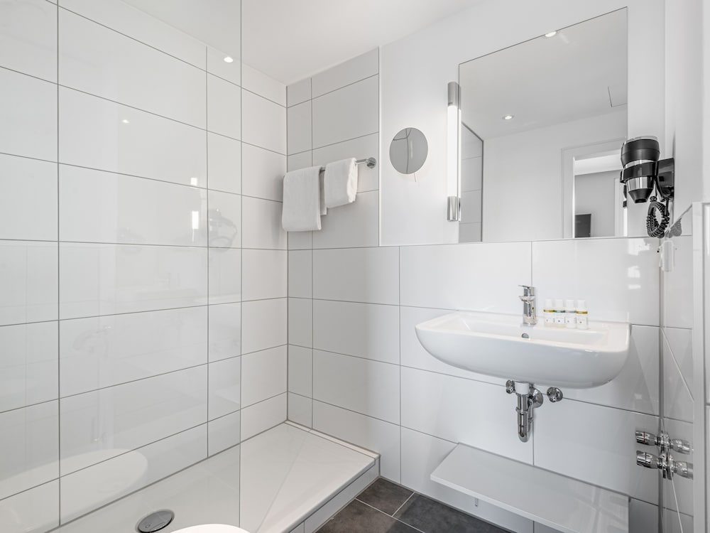 Medium Studio, Kitchenette, Balcony - Photo 12