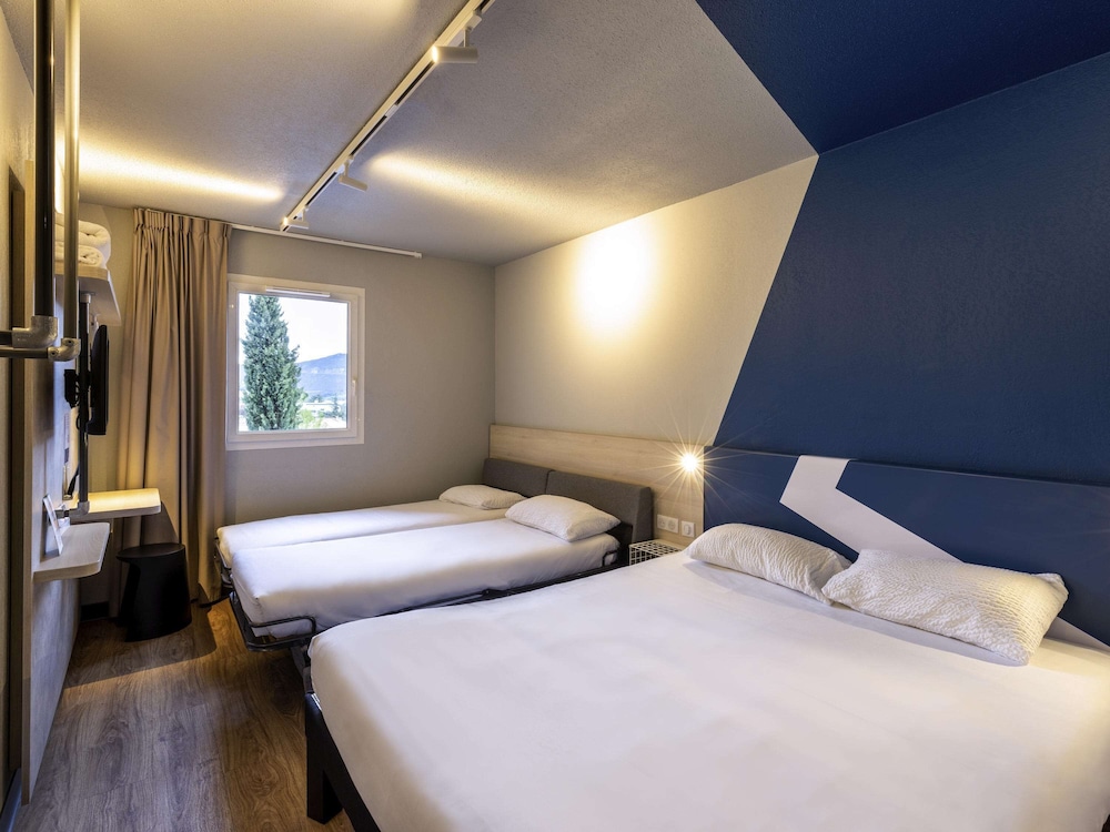 Family Room, Multiple Beds
