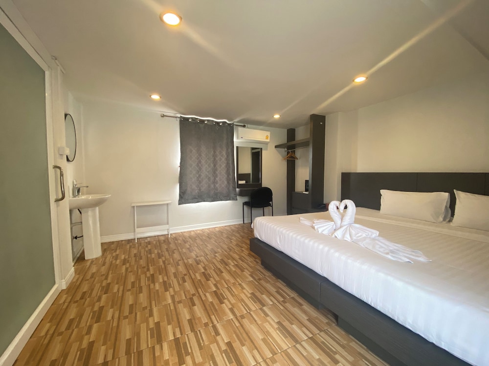 Classic Double Room, Pool Access - Photo 4