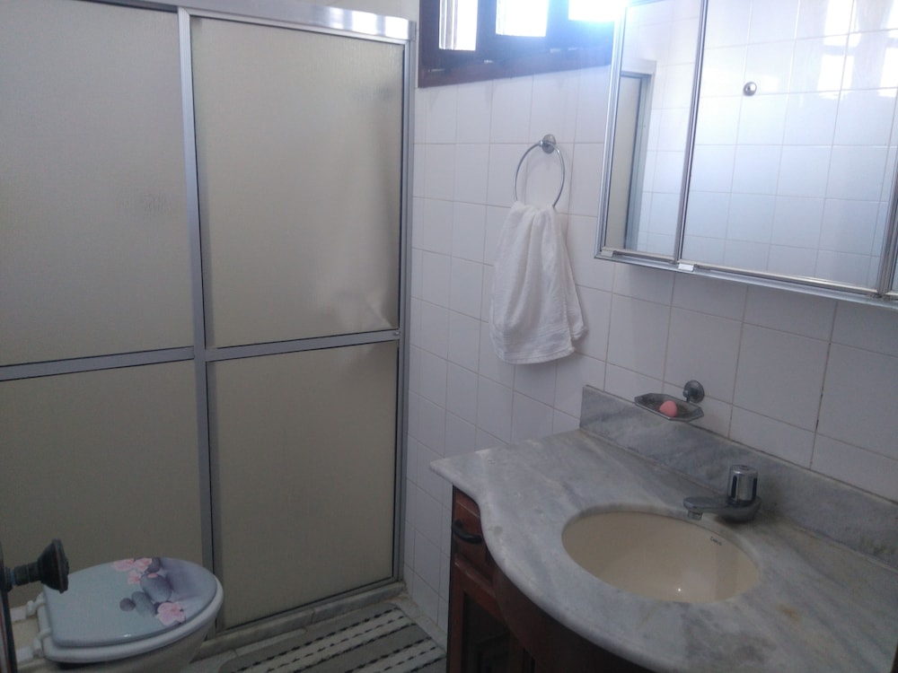 House, 2 Bedrooms photo 3