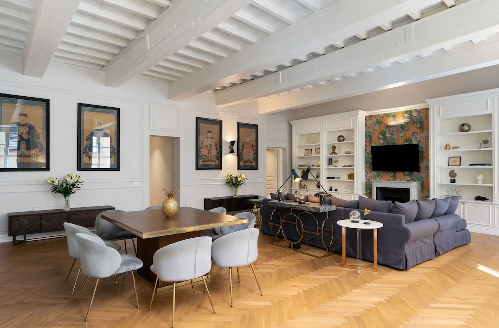 Exclusive Apartment photo 1