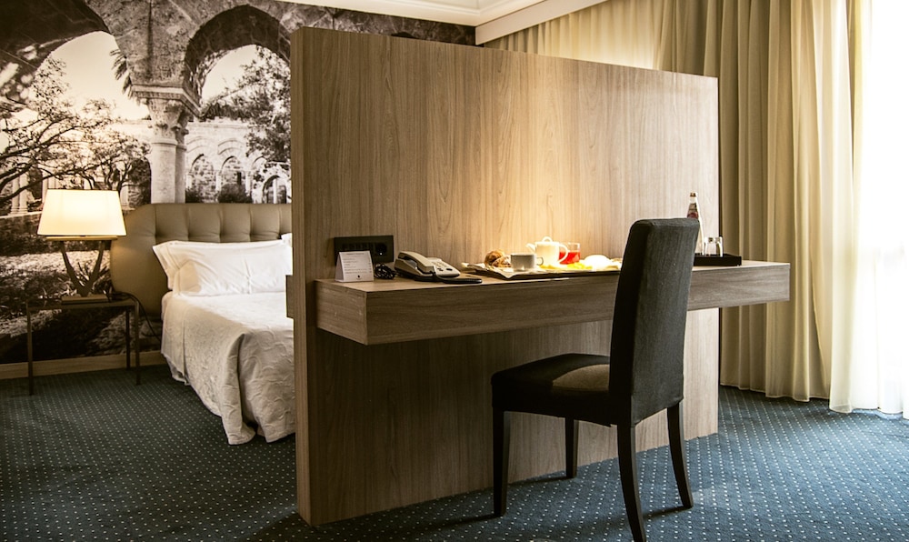 Executive Double or Twin Beds - Photo 3