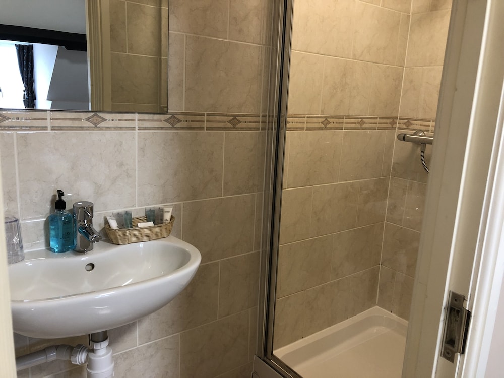 Standard Twin Room, Ensuite, River View - Photo 6