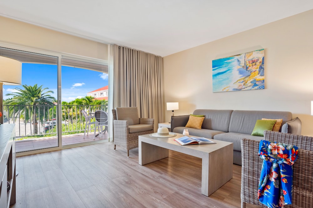 Deluxe Condo, 2 Bedrooms, Garden View photo 2