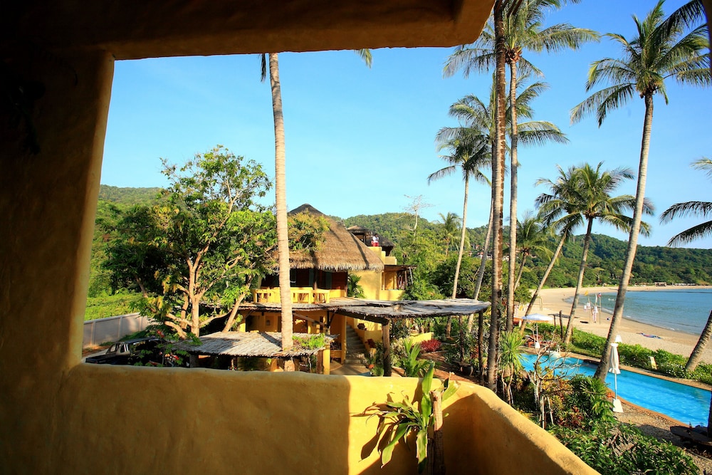 Beach Front Suite - Photo 16