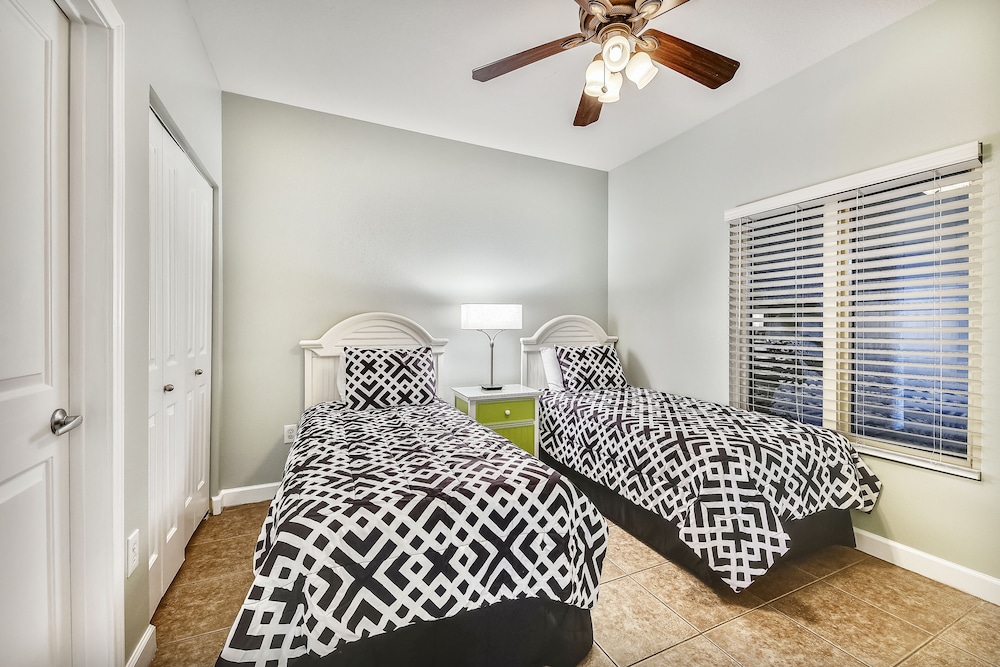Condo, 3 Bedrooms, Balcony, Ocean View (1531)