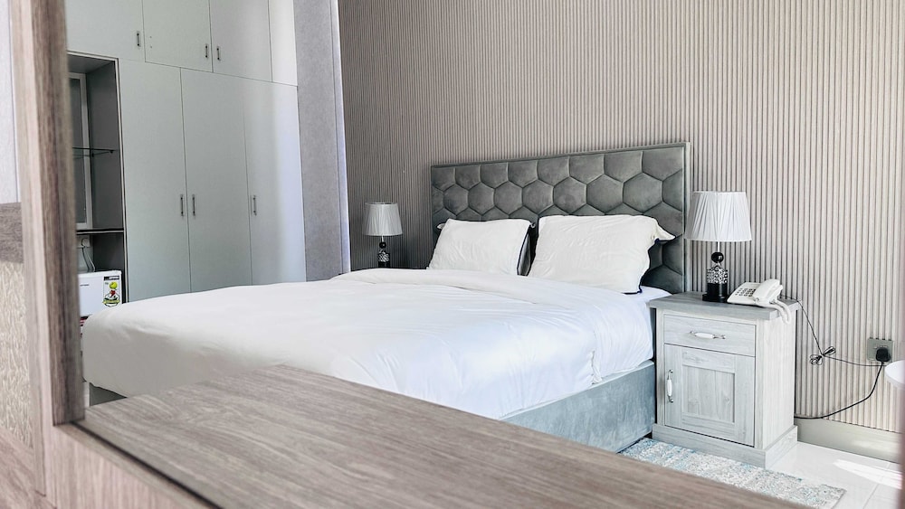 Deluxe Double Room, 1 King Bed photo 1