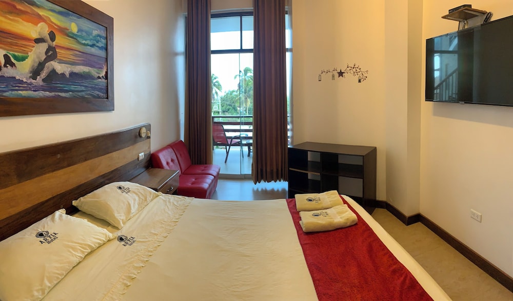 Comfort Double Room, 1 Queen Bed, Balcony, Pool View photo 3