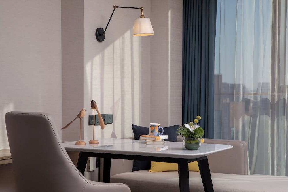 Standard Room, 1 King Bed (High Floor)