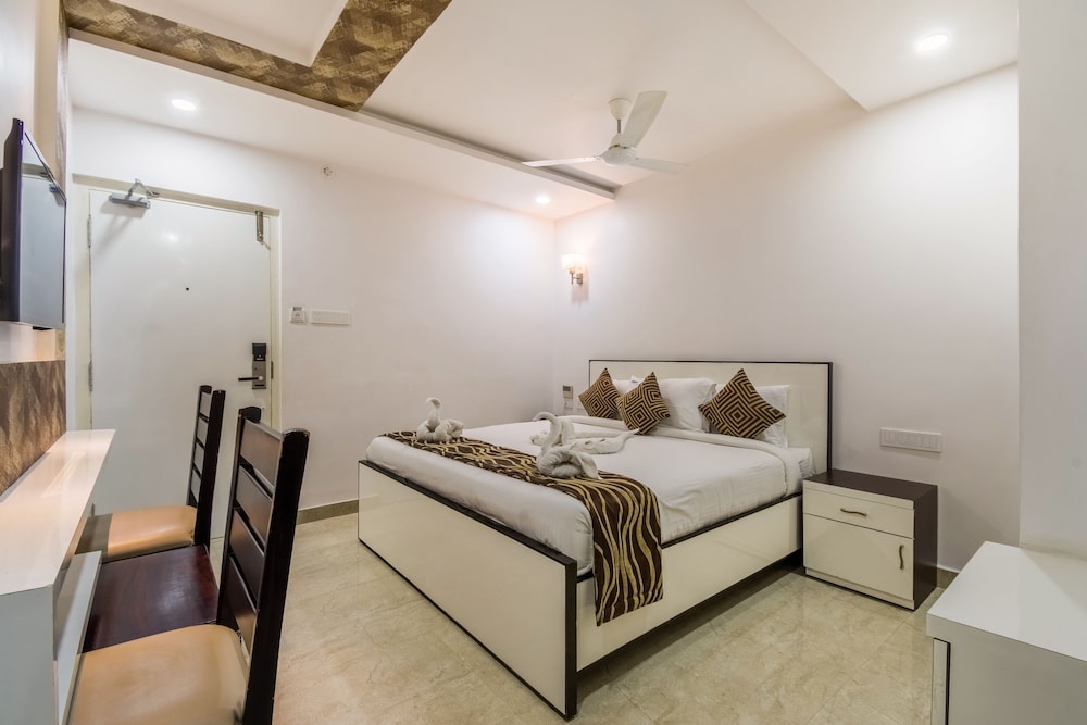 Superior Room, 1 Queen Bed, Smoking photo 1