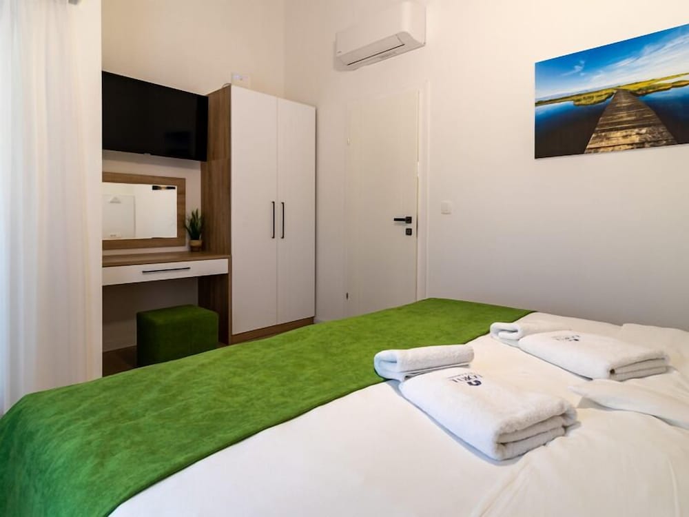 Family Cabin, 3 Bedrooms, Non Smoking photo 1