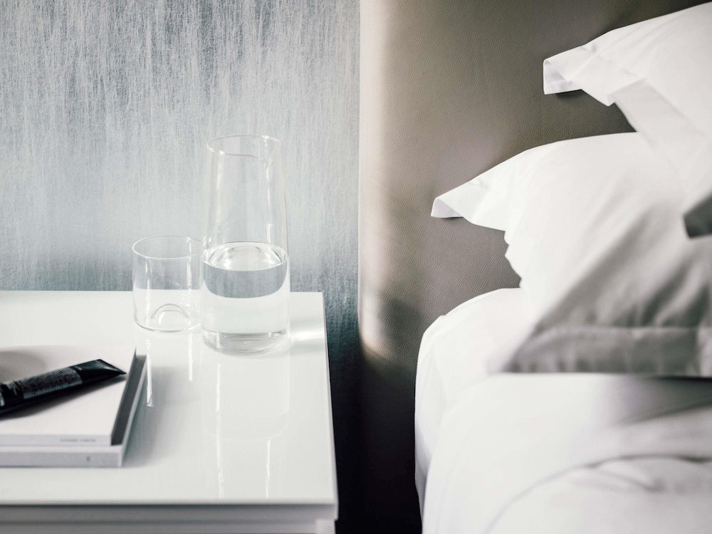 Loft, 1 King Bed thumbnail 6