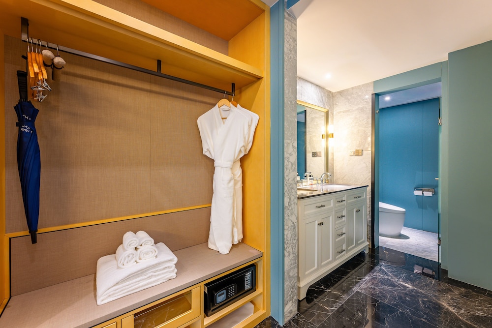 Standard Room, 2 Double Beds, Mountain View photo 1