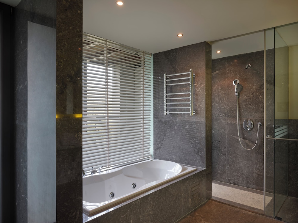 Presidential Suite, Garden View photo 3