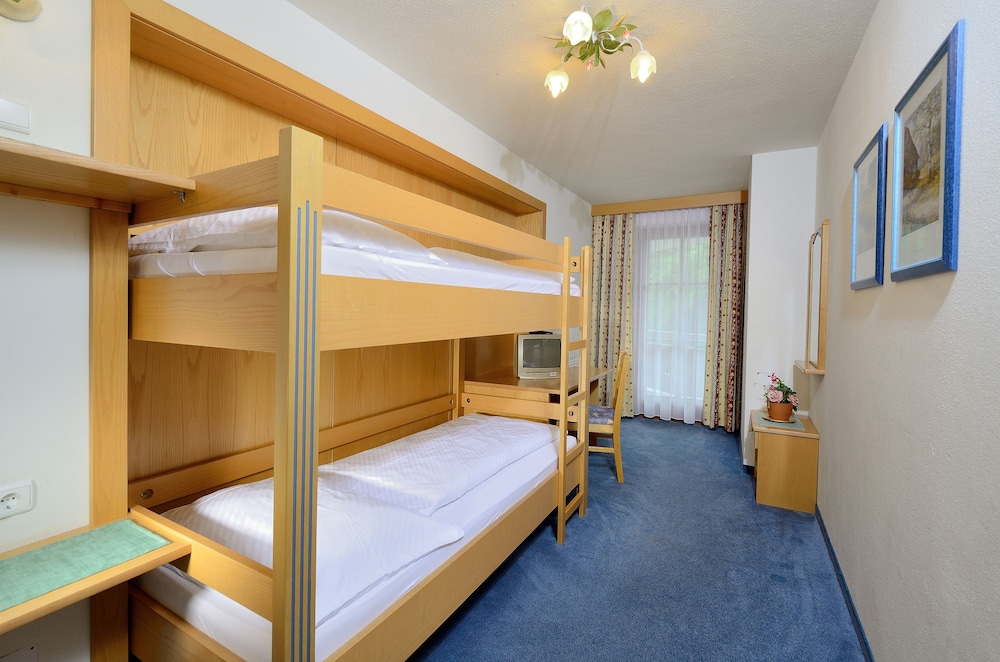 Family Suite, 2 Bedrooms, Mountain View photo 2