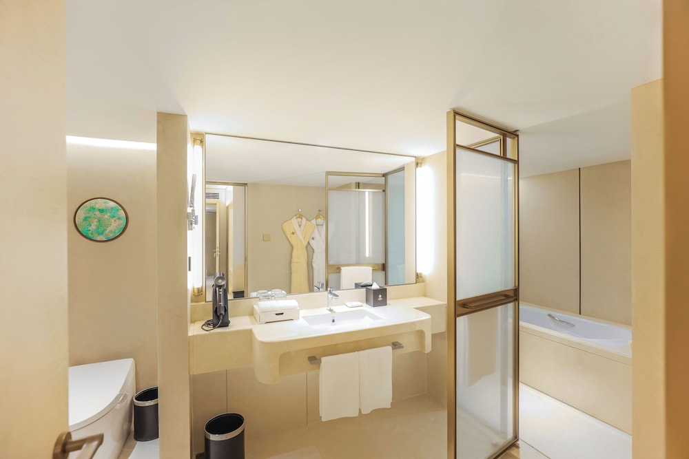 Jinling Tower Magic Three-Bedroom Family Room - Photo 7
