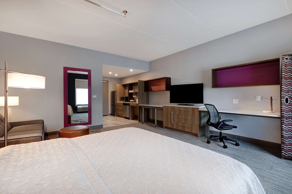 Studio, 1 Queen Bed, Accessible, Bathtub - Photo 7