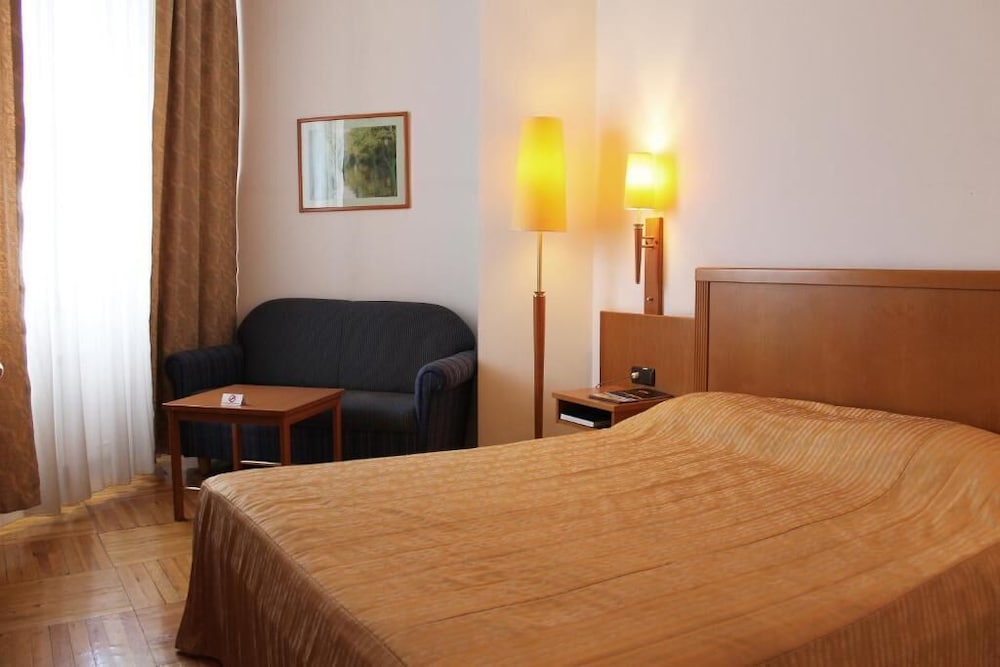 Standard Twin Room photo 2