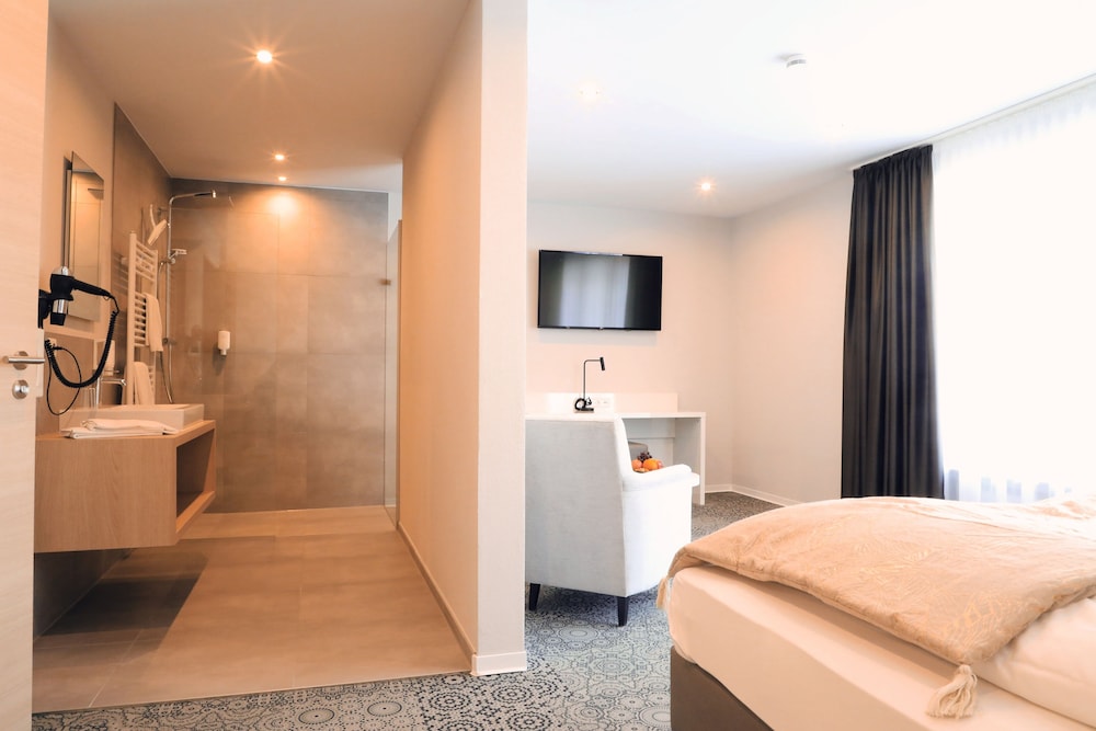 Deluxe Room - Photo 3