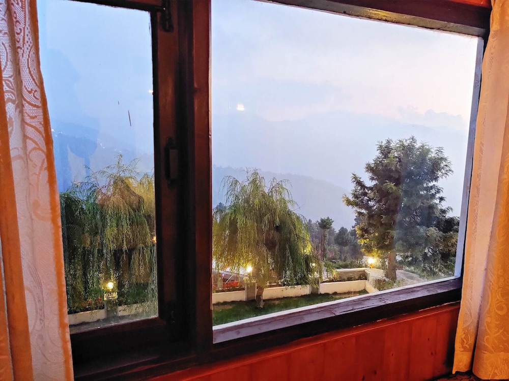 Superior Double Room, 1 King Bed, Valley View photo 2