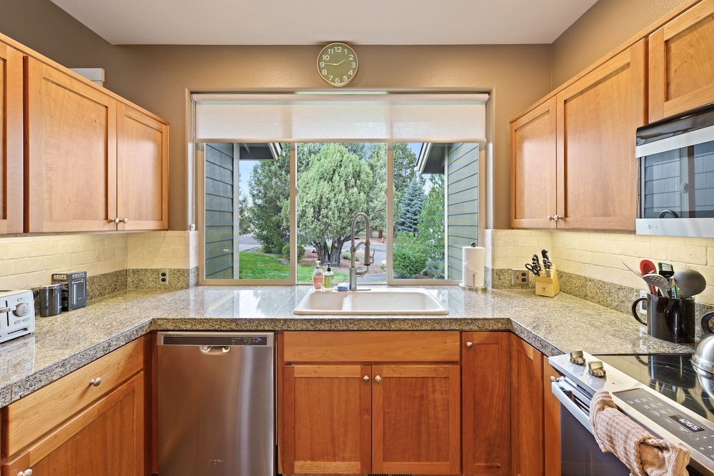 Townhome, 3 Bedrooms photo 2
