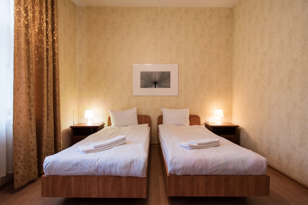 Standard Room, 2 Twin Beds, City View