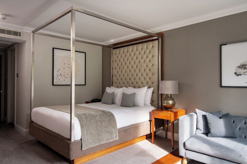Four Poster Room photo 1
