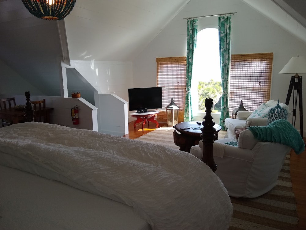 Luxury Suite, Multiple Beds, Refrigerator, Ocean View photo 2