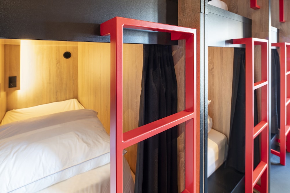 Deluxe Shared Dormitory, Mixed Dorm, Non Smoking, City View photo 1