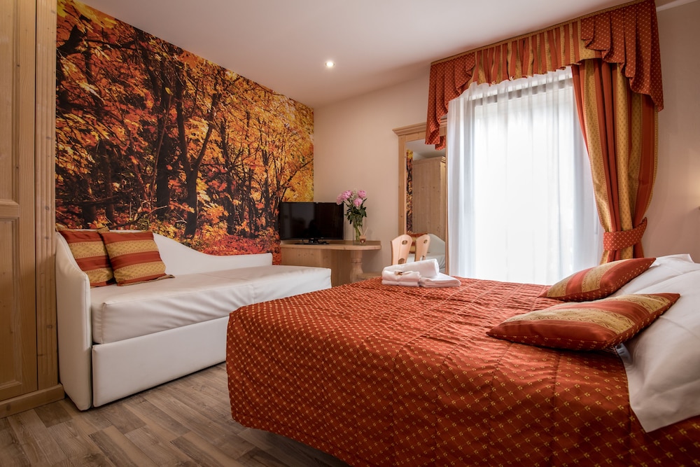 Double or Twin Room photo 3