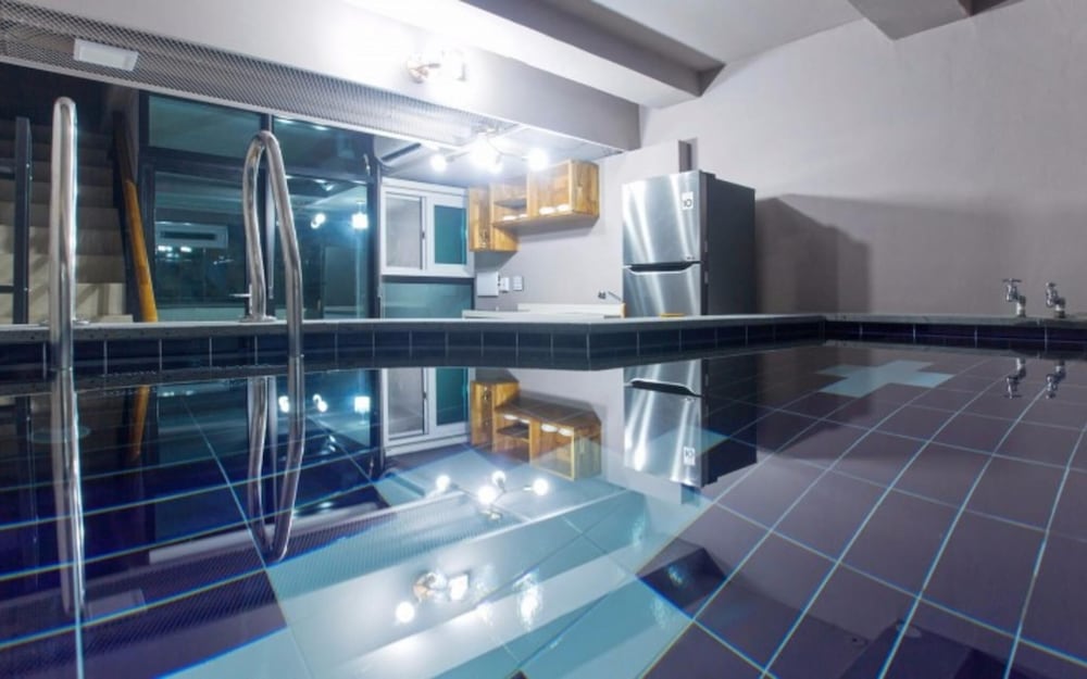 Room (Room 201 (Individual pool pool villa))