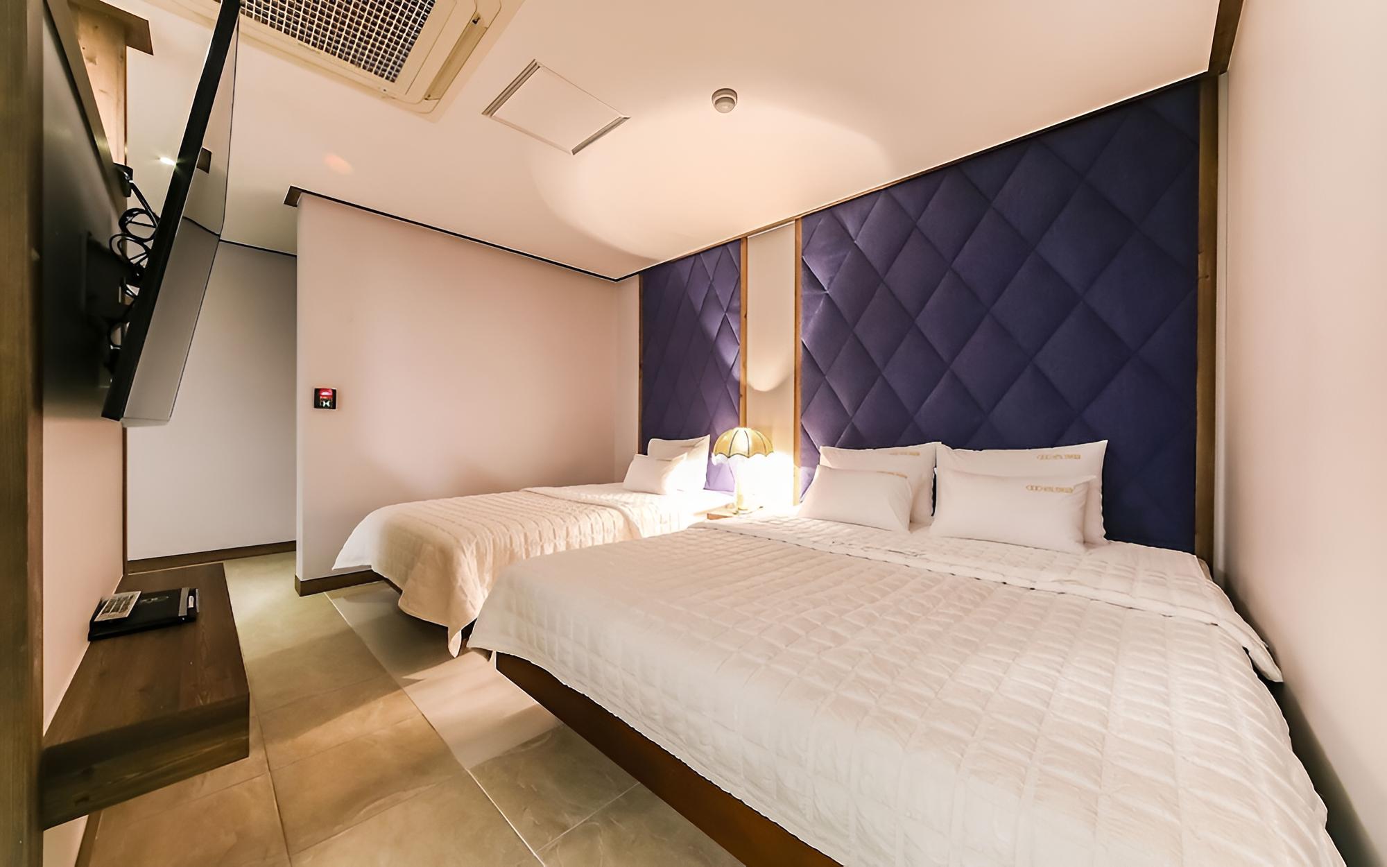Room (VIP Ocean View Twin) - Photo 2